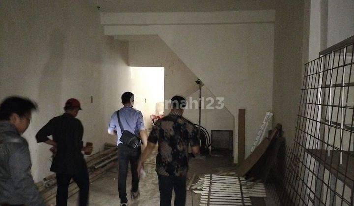 Di sewakan ruko dua petak lokasi strategis dalam kota  2