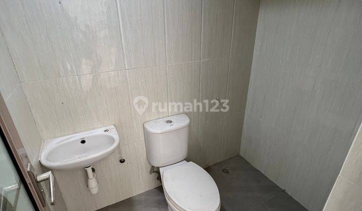 Rumah 2 Lantai Dekat Pasar Pasir Putih Ocarina
