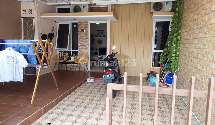 garasi/carport dijual rumah satu lantai di