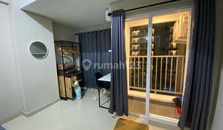 ruang keluarga jual apartemen studio plus di