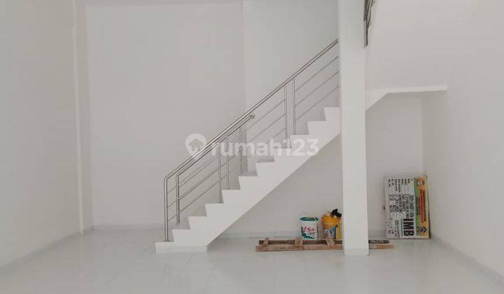 Disewakan Ruko Baru 3 Lantai Dalam Kota Di Jalan Veteran Utara 2