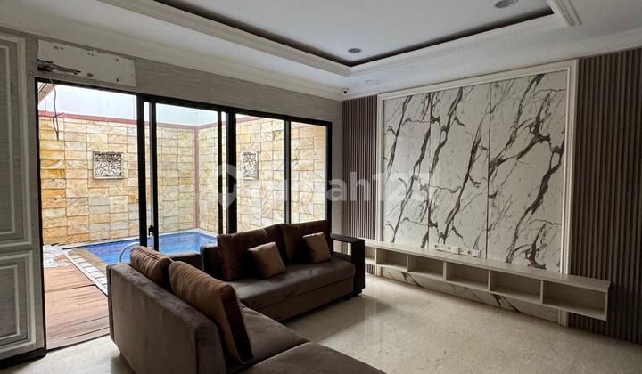 Dijual Rumah Mewah Kolam Renang Cluster Jadeite Bsd City