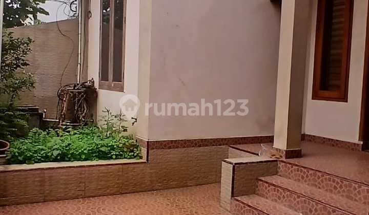 Minimalist House for Sale in Ciputat, Rempoa Area 2