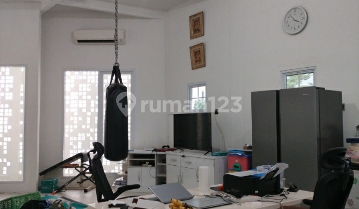 Rumah Strategis 3 Lantai Siap Huni di Senen Cikini Jakarta Pusat 2