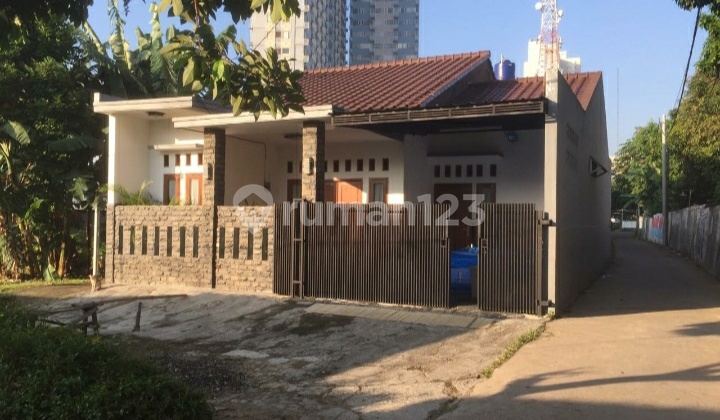 House Strategic Location Large Land Depok West Java House Strategic Location Large Land Depok West Java