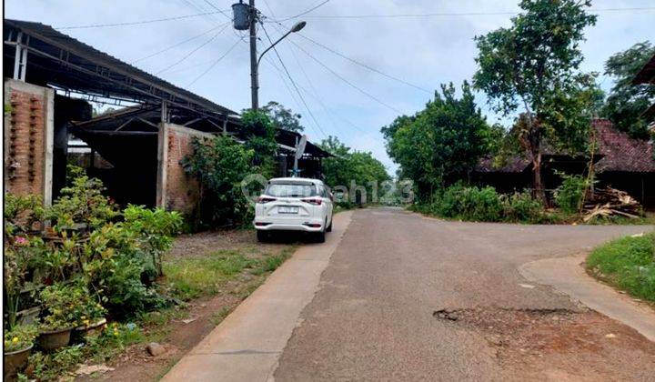 Bangunan Dengan Tanah Yang Luas di Jalan Dongos Kel Kedung Jepara 5