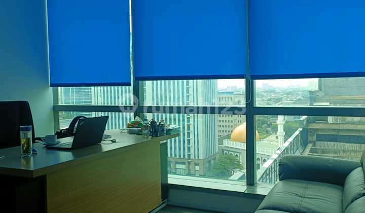 For Quick Sale Office St Moritz (Neatly Furnished) For Quick Sale Office St Moritz (Neatly Furnished)