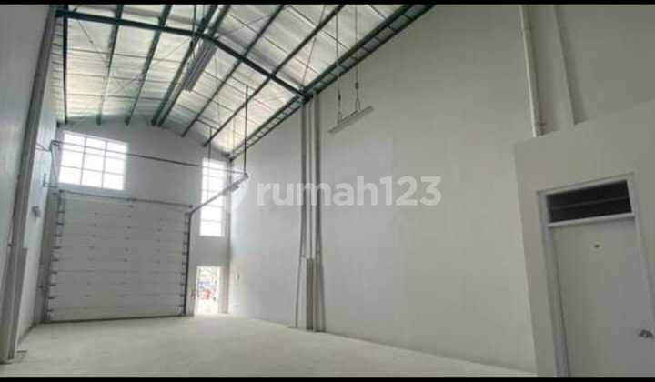 For Rent Warehouse The Store Green Lake (Brand New) 2