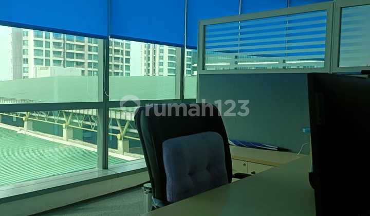 For Quick Sale Office St Moritz (Neatly Furnished) For Quick Sale Office St Moritz (Neatly Furnished)