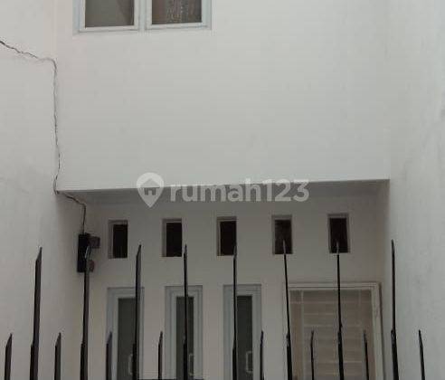 Dijual Rumah 2 Lantai di Tanah Sereal,Tambora Murah!! Strategis!! 1