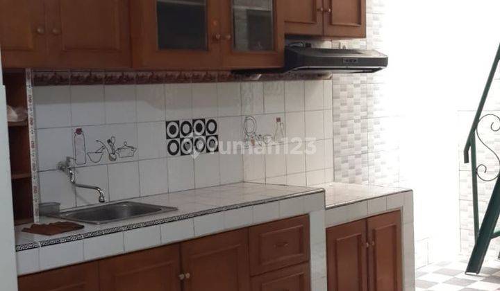 Rumah 2 Lantai Bagus Semi Furnished SHM di Kresek, Tangerang 2