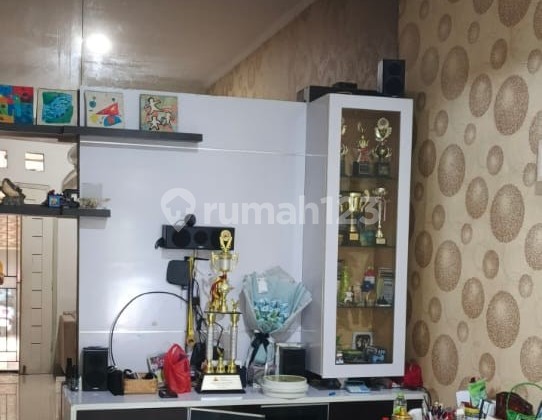 Karang Tengah Two-Story Townhouse Fully Furnished Ready to Move In Karang Tengah Two-Story Townhouse Fully Furnished Ready to Move In