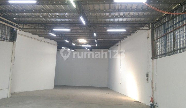 Gudang Letter L Mengantong di Puri Kembangan Jakarta Barat Gudang Letter L Mengantong di Puri Kembangan Jakarta Barat