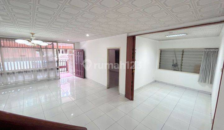 Rumah 2 Lantai Unfurnished SHM di Gunung Sahari, Jakarta Pusat 1