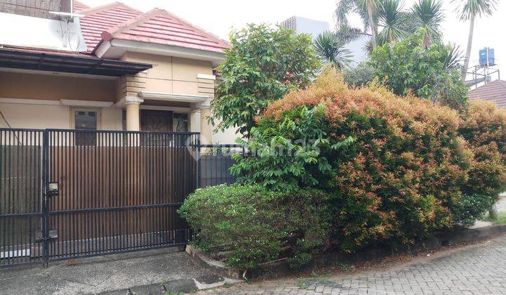 DiJual Rumah  Hoek 1 1/4,siap huni, Lt,2KT+1,2KM +1, di Jl Kh Ahmad Dahlan,surat SHM,hadap Selatan 1