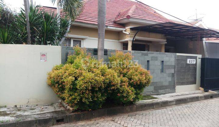 DiJual Rumah  Hoek 1 1/4,siap huni, Lt,2KT+1,2KM +1, di Jl Kh Ahmad Dahlan,surat SHM,hadap Selatan 2