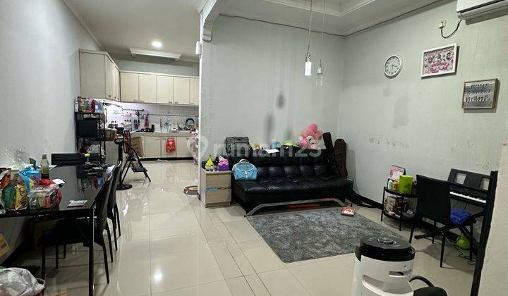 Dijual Rumah 3 Lantai  Nusa indah Cengkareng Indah Jakarta Barat, kondisi rumah siap huni,2 KT,2 KM, Air Pam,Listtik 3.500watt,hadap Selatan,Gaarasi 1 mbl,surat SHM 1