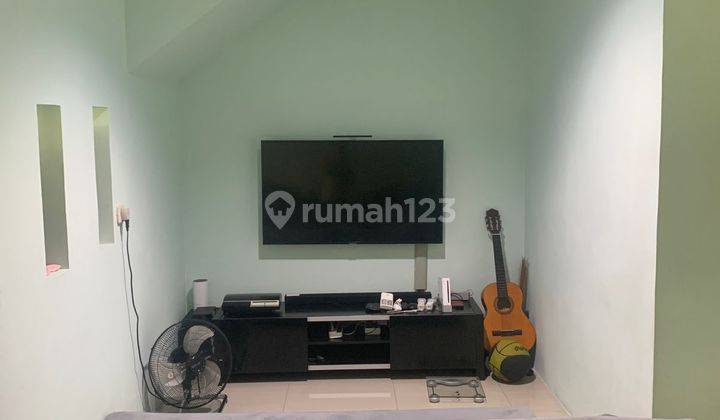 Dijual Rumah 2Lt  Lippo Karawaci,4 KT,3 KM,listrik 3.500watt,Garasi 4 mobil , full furnished, surat  SHM 2