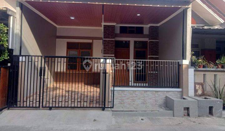 Dijual Rumah 1 Lt di Taman harapan baru, 2 KT,2 KT,garasi 1mbl,lantai granit,air Pam, kondisi Baru,surat SHM 1