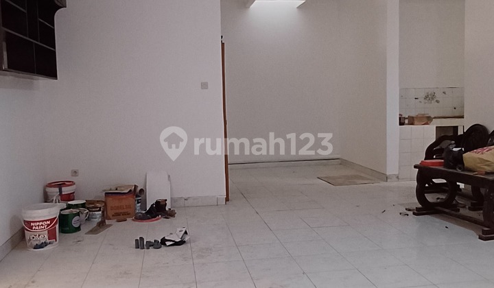 Disewa Rumah 1 1/4 Lt Luas 240 Mtr,di Daerah.cengkareng Indah,kt3+1,km 2+1,listrik.2.200watt,air Pam,hadap Timur Laut,surat Shm 2