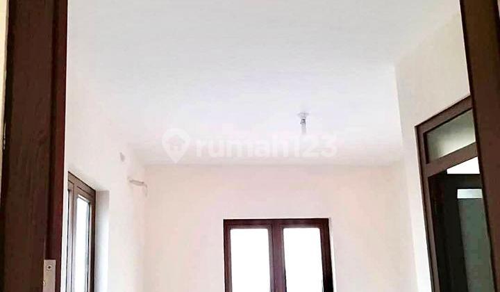 3-Story Shop House in the Area Near Surya Park 2