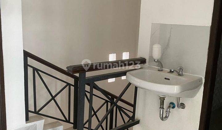 Rumah 2 Lantai Rapi Siap Huni Di Daan Mogot Baru 2