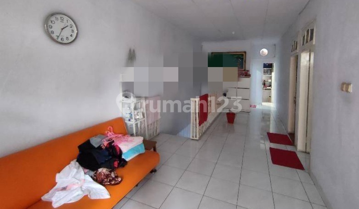 Dijual Rumah 2 Lantai siap Huni, Lokasi strategis, full bangunan 2