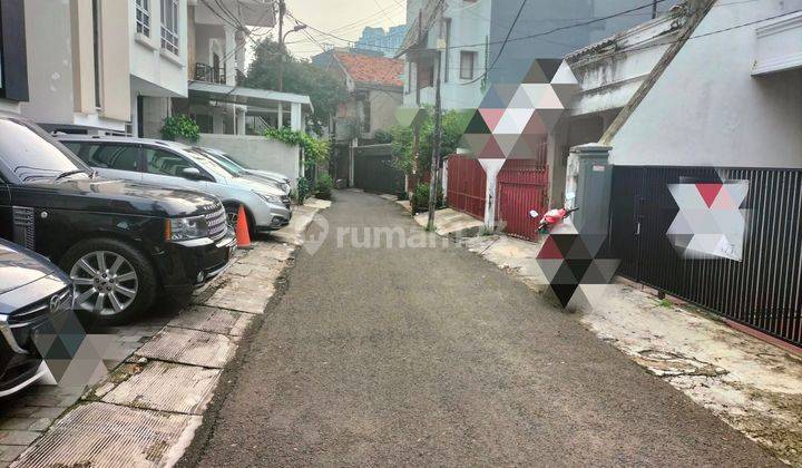 Dijual rumah tua lokasi strategis daerah Sudirman 2