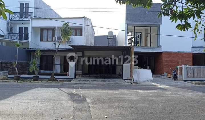 Dijual Rumah 2 Lantai Komplek Dirjen Moneter Kkembangan