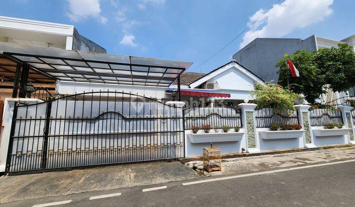 Rumah cantik  murah di cempaka putih tengah  1