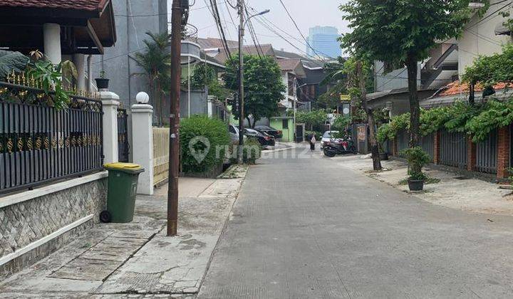 Rumah Klasik Bebas Banjir Lokasi Premium Wijaya Jakarta Selatan 2