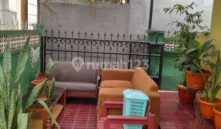 Strategic Investment Property in Ciputat, South Tangerang Strategic Investment Property in Ciputat, South Tangerang