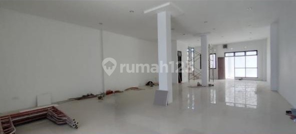 Strategic 3-Unit Terrace Shophouse in Serpong, South Tangerang 2