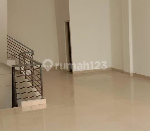 Ready-to-Use Shop House Suitable for Business in Golden City, Cipondoh Ready-to-Use Shop House Suitable for Business in Golden City, Cipondoh