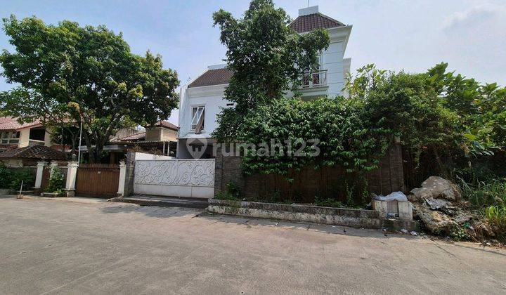 Rumah Dengan Rooftop Strategis Kebayoran Baru Jaksel 1