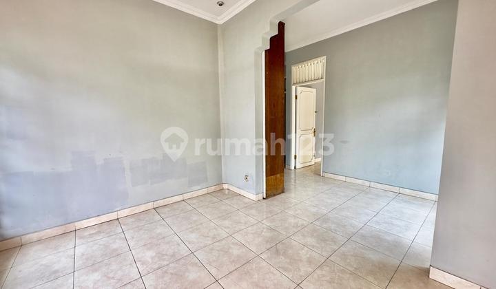 Rumah Besar Hook Letak Strategis Bintaro Tangsel 2