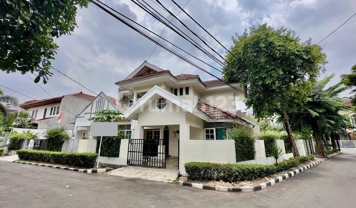 Rumah Bagus Hook Dekat Exit Tol Stategis Bintaro Tangsel. 1