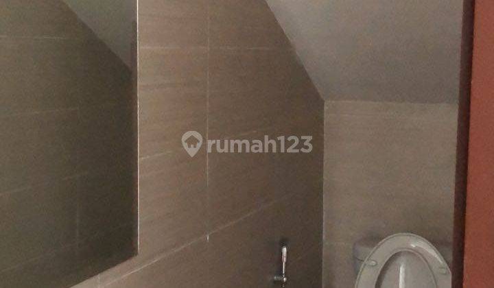 Rumah Asri Ada Ruang Santai di Cluster Discovery Lumina Bintaro 13243 2