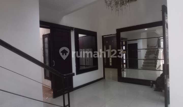 BEST PRICE Ready-to-Occupy 2-Story Minimalist House in Senayan Bintaro TK-15175 2