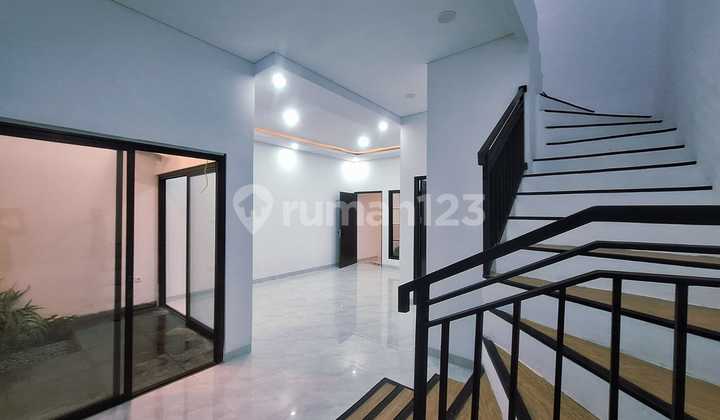 Beautiful Modern 2-Storey House Ready to Occupy in Graha Raya Bintaro Rn-17390 2