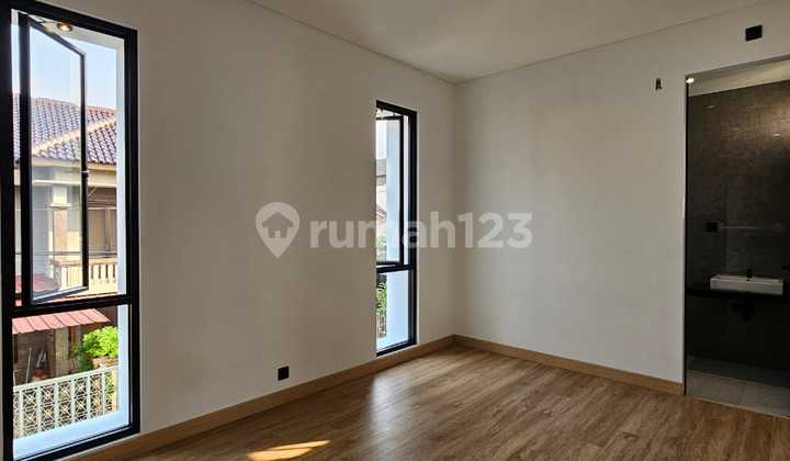 Jual Rumah Mewah Desain Cantik 2 Lantai di Sektor 3A Bintaro Jaya Lr-17038 2
