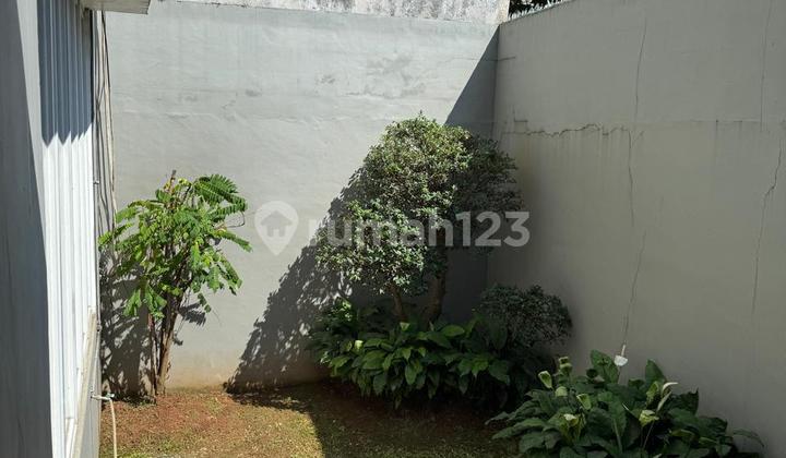 TURUN HARGA Rumah Fully Furnished 2 Lantai Modern di Kebayoran Bintaro OM-16942 2