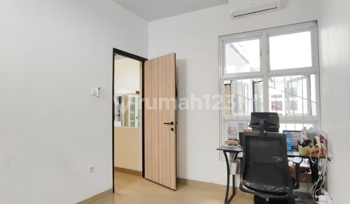 Rumah Semi Furnished di Mahagoni Graha Bintaro Dekat Tol Gb-17803 2