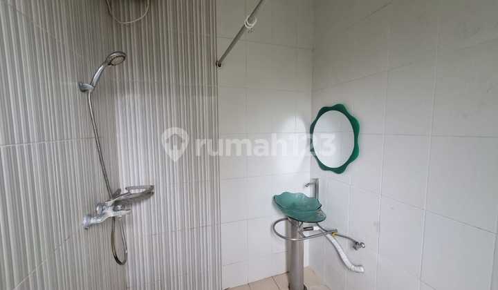 2-Storey Minimalist Ready-to-Occupy House in River Park Bintaro Jaya UT-15985 2-Storey Minimalist Ready-to-Occupy House in River Park Bintaro Jaya UT-15985