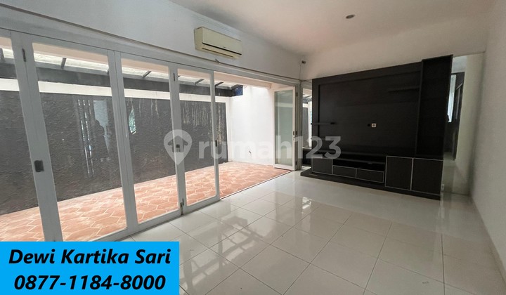 Rumah Turun Harga Kondisi Bagus Siap Huni di Emerald Bintaro Om-16242 Rumah Turun Harga Kondisi Bagus Siap Huni di Emerald Bintaro Om-16242