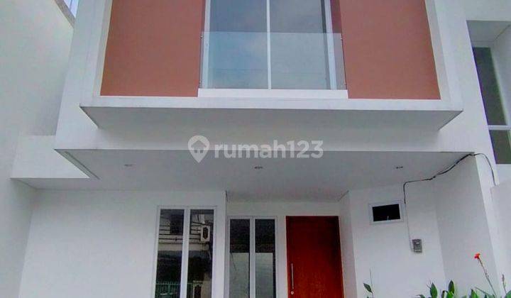 Rumah Baru Lokasi Strategis 2 Lt Siap Huni Unit C di Pejaten