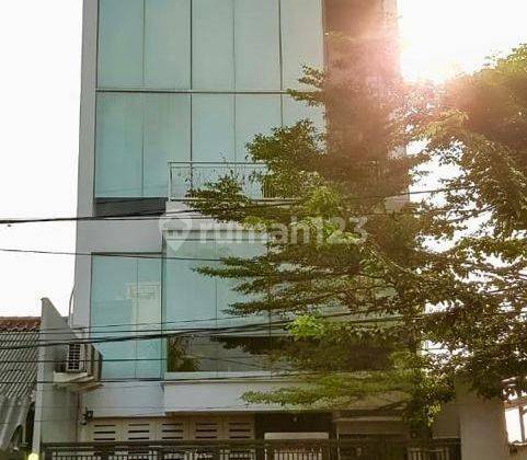 Gedung Kantor Siap Pakai Strategis 5 Lantai di Kebayoran Lama 1