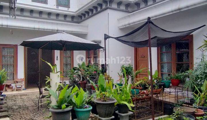 Rumah Classic Nyaman Strategis dekat Bintaro & Pintu Tol Cileduk 1