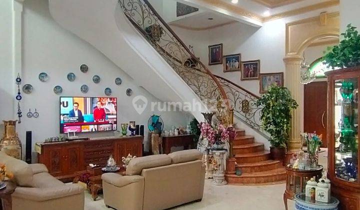 Rumah Classic Nyaman Strategis dekat Bintaro & Pintu Tol Cileduk 2