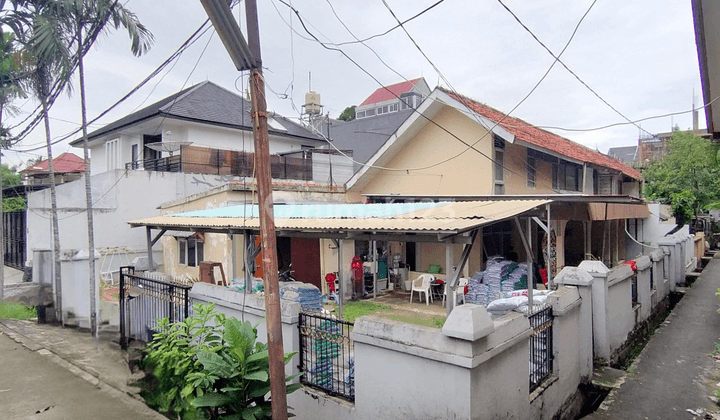 Rumah Hoek Dalam Komplek Dekat ITC Permata Hijau & Senayan City 2